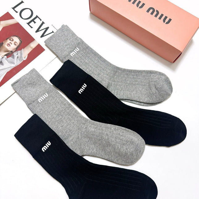 MIUMIU 26S CREW SOCKS 405375 (1 BOX)