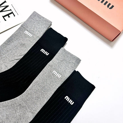 MIUMIU 26S CREW SOCKS 405375 (1 BOX)
