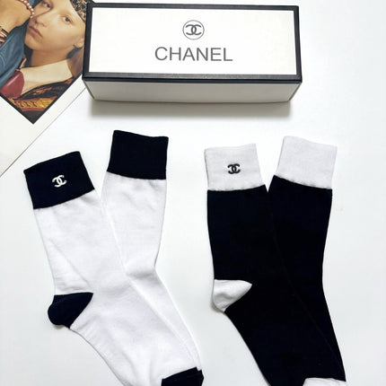 CHANEL 26S CREW SOCKS 410289 (1 BOX)