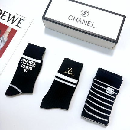 CHANEL 26S CREW SOCKS 412445 (1 BOX)