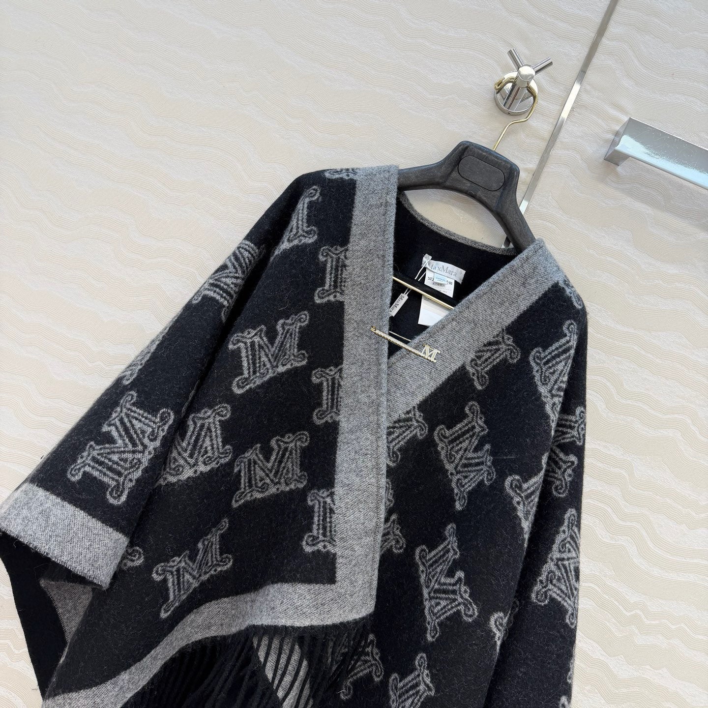 MAX MARA 25S FRINGED KNIT CAPE 163