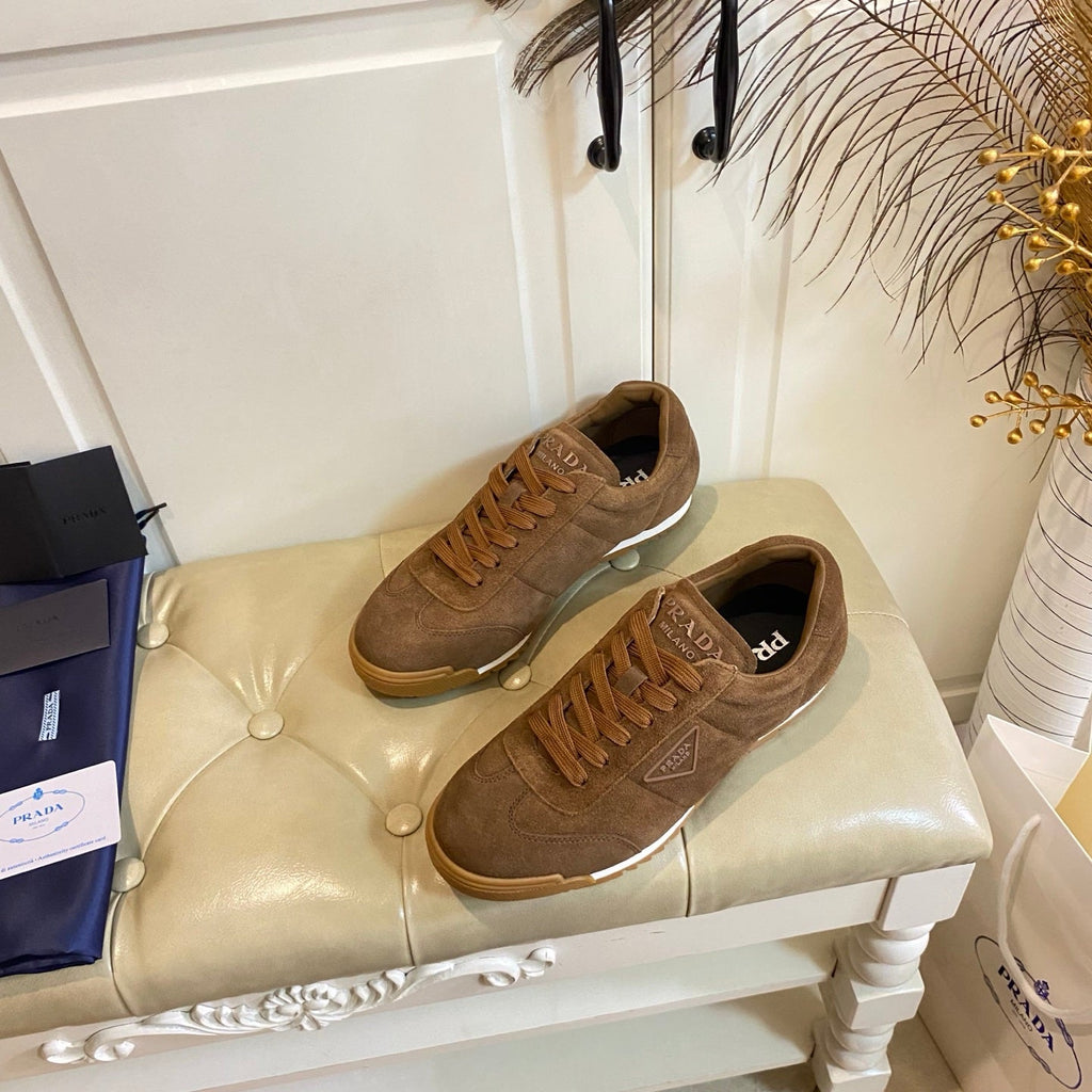 PRADA 26S LACE UP SNEAKERS IN CARAMEL BROWN SUEDE
