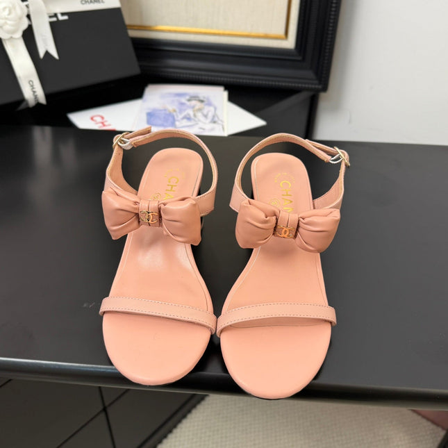 MID HEEL 45 MM SANDALS IN PEACH PINK CALFSKIN