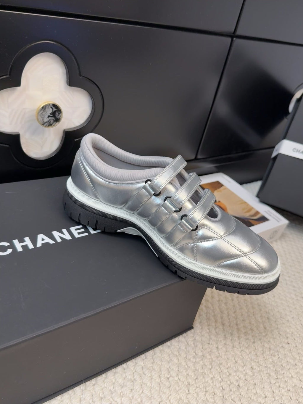 SNEAKERS WITH THREE STRAPS IN SILVER CALFSKIN