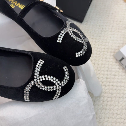 MARY JANE SHOES IN BLACK VELVET WITH CRYSTALS LOGO