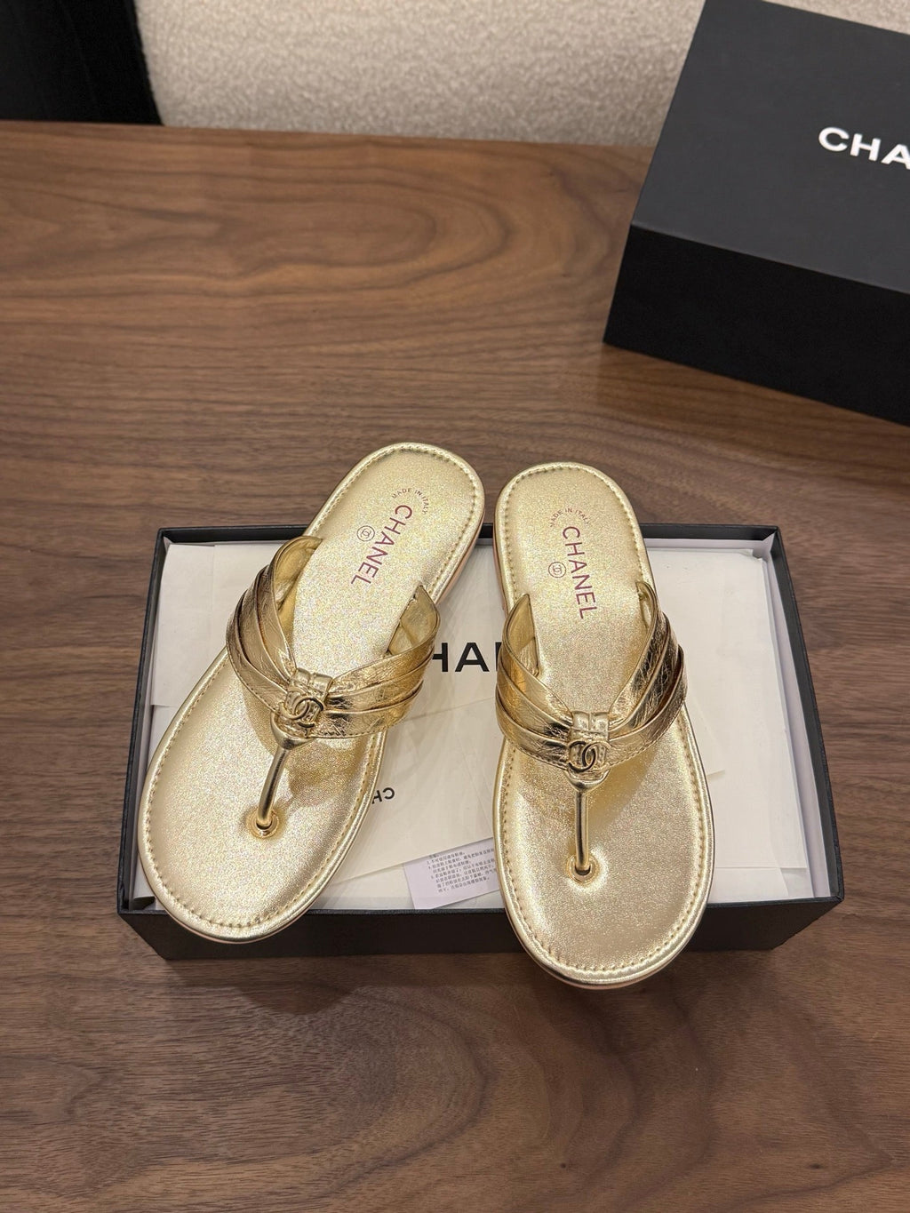 CHANEL 26S THONG SANDALS IN GOLD CALFSKIN WITH CC LOGO