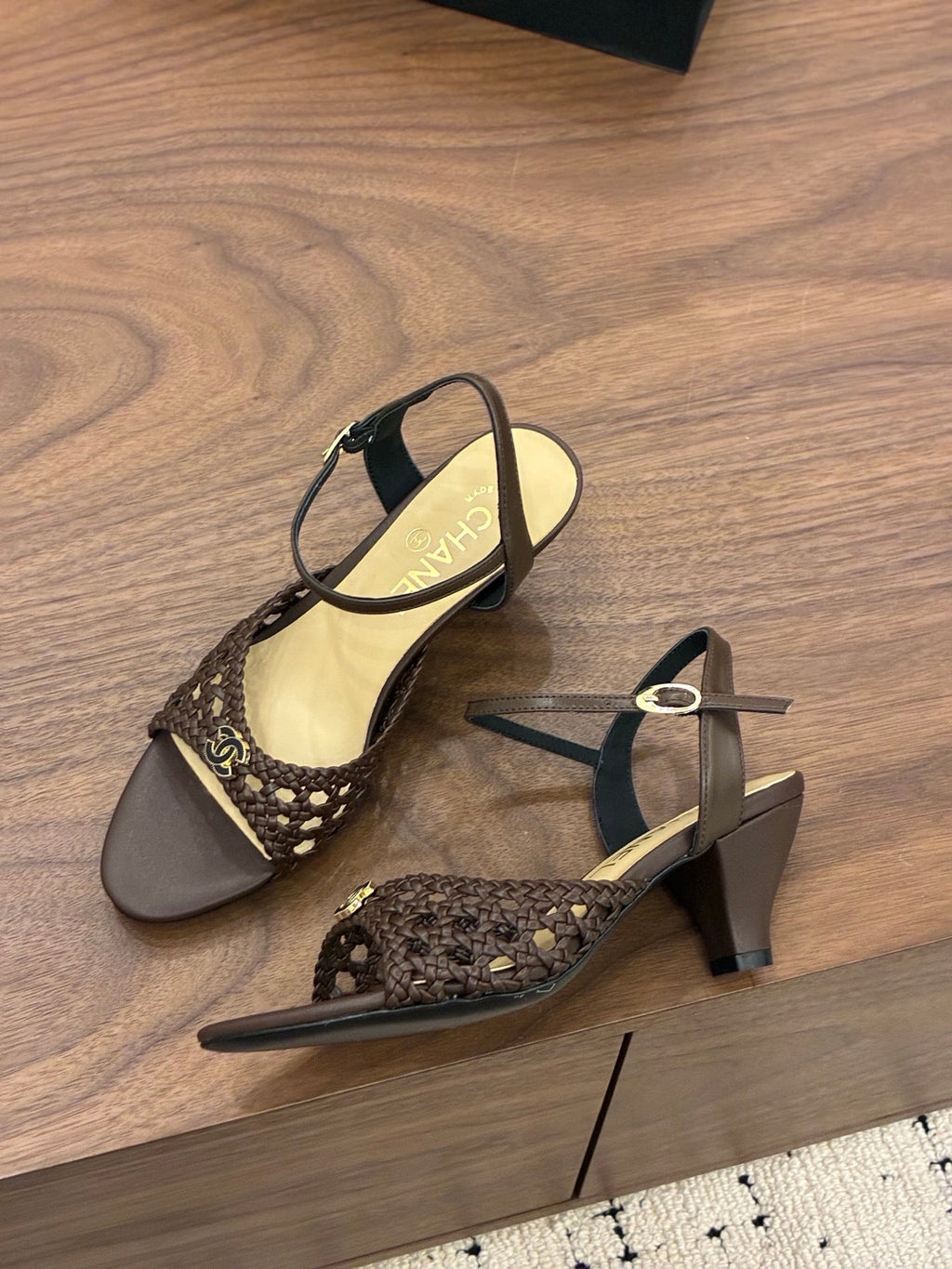 CHANEL 26S HIGH-HEELED BACK-STRAP SANDALS 60 MM IN DARK BROWN WOVEN LAMBSKIN