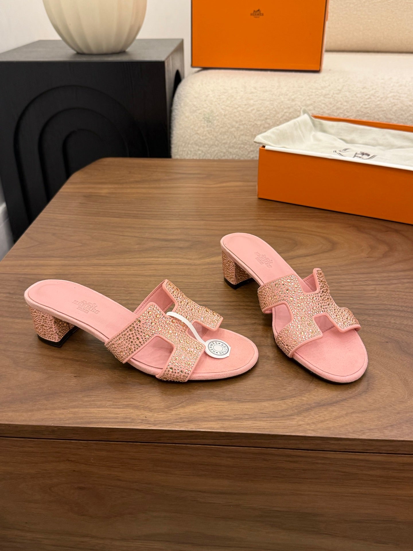 HM 26S OASIS SANDAL IN LIGHT PINK SUEDE WITH CRYSTALS
