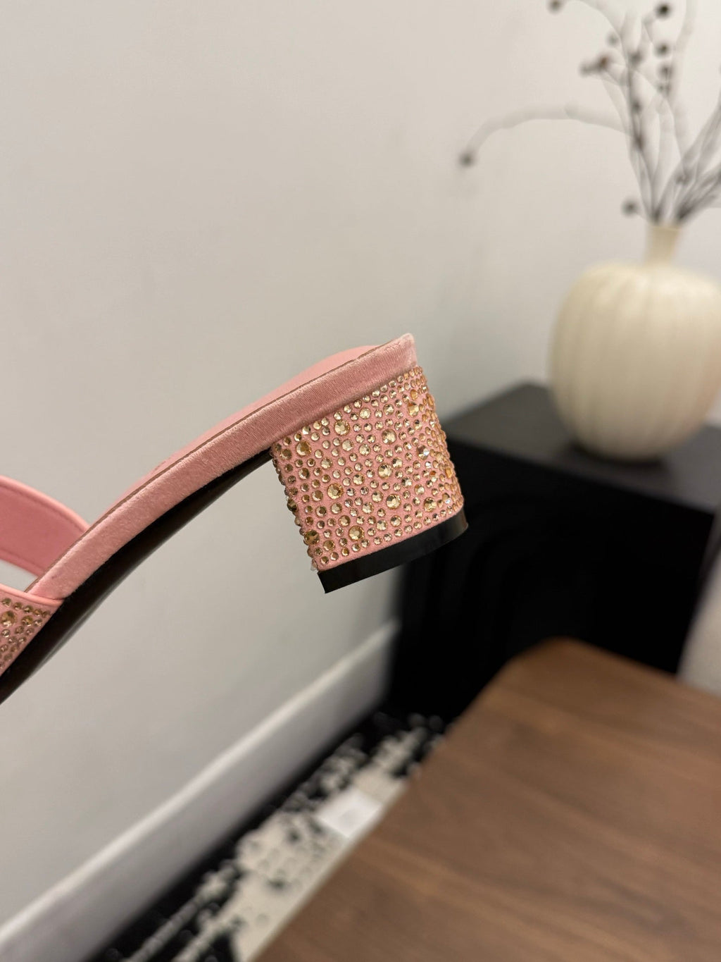 HM 26S OASIS SANDAL IN LIGHT PINK SUEDE WITH CRYSTALS