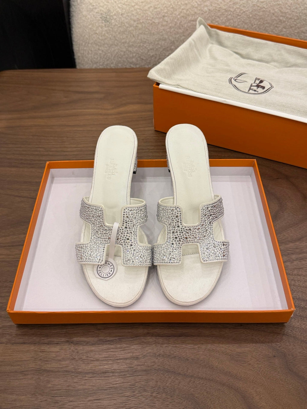 HM 26S OASIS SANDAL IN IVORY WHITE SUEDE WITH CRYSTALS