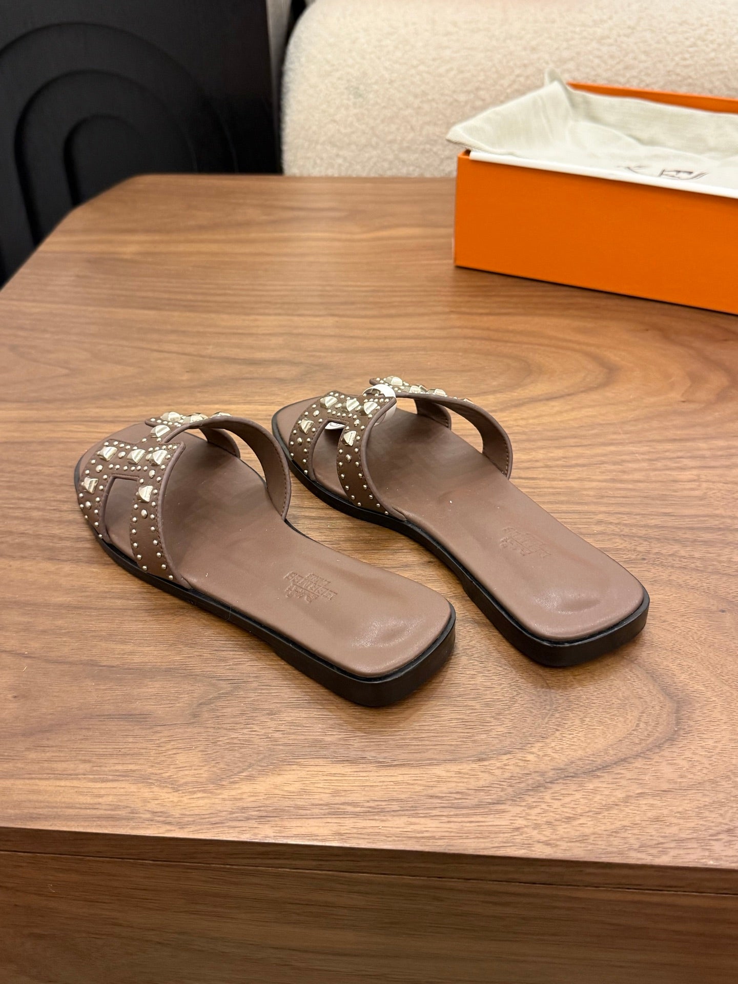 HM 26S ORAN STUDDED SANDALS IN DARK BROWN CALFSKIN