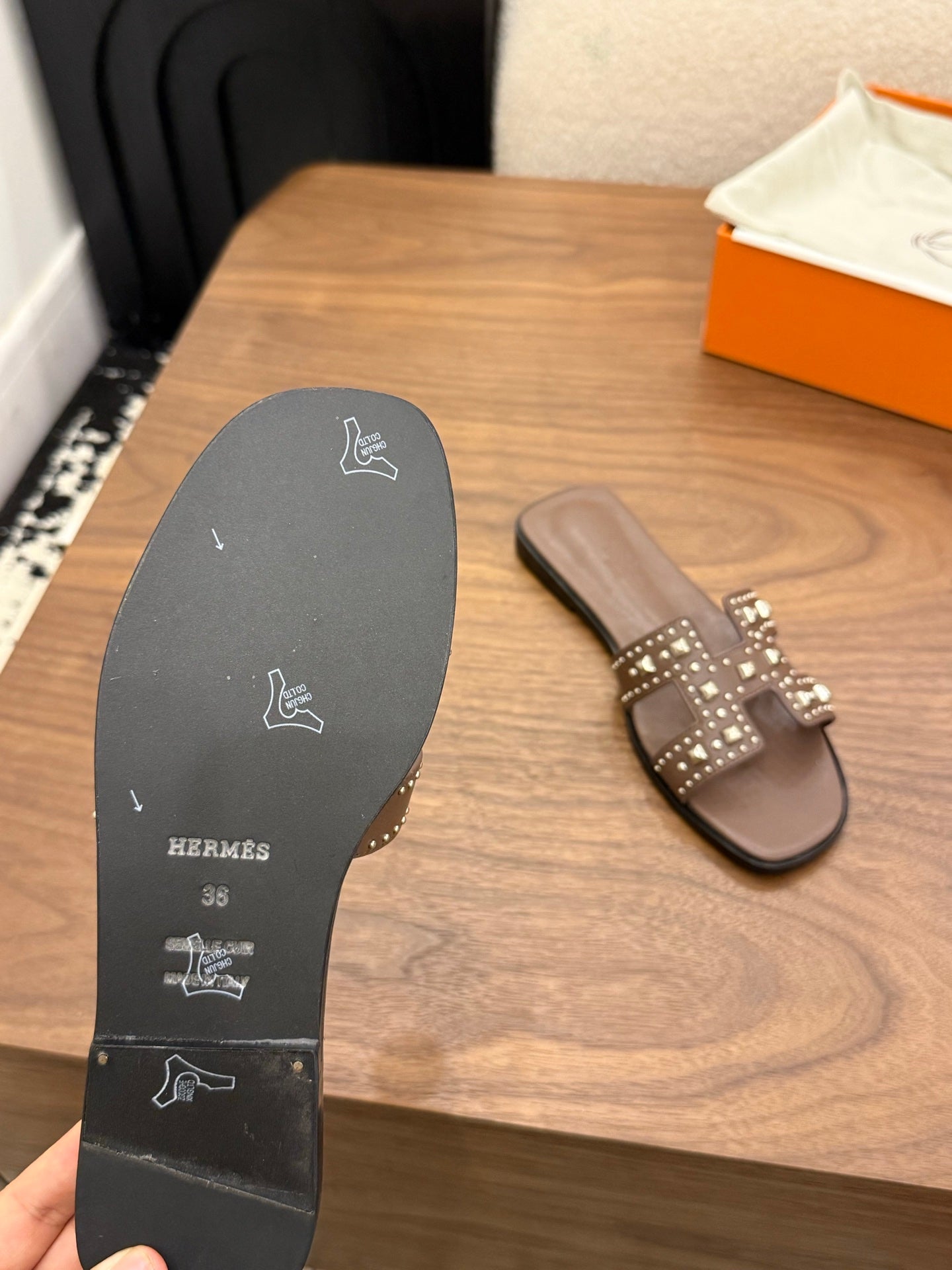 HM 26S ORAN STUDDED SANDALS IN DARK BROWN CALFSKIN