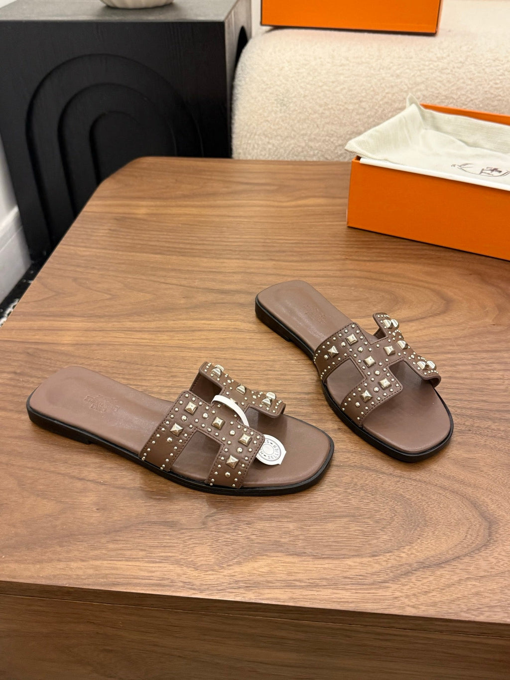 HM 26S ORAN STUDDED SANDALS IN DARK BROWN CALFSKIN