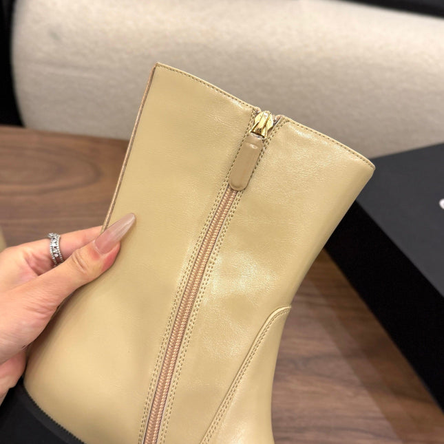 CHANEL 26S ANKLE BOOTS 45 MM IN BEIGE PATENT LEATHER ROUNDED TOE