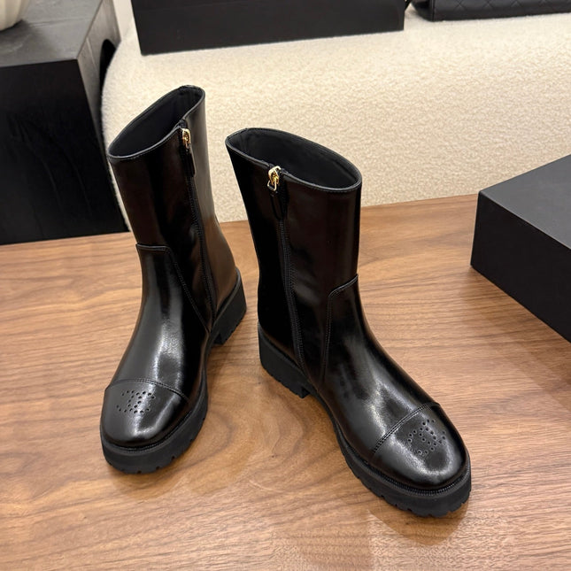 CHANEL 26S ANKLE BOOTS 45 MM IN BLACK PATENT LEATHER ROUNDED TOE