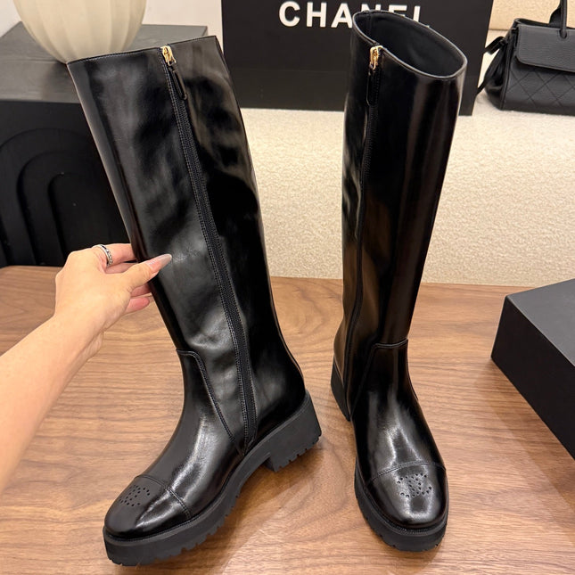 CHANEL 26S TALL BOOTS 45 MM IN BLACK PATENT LEATHER ROUNDED TOE