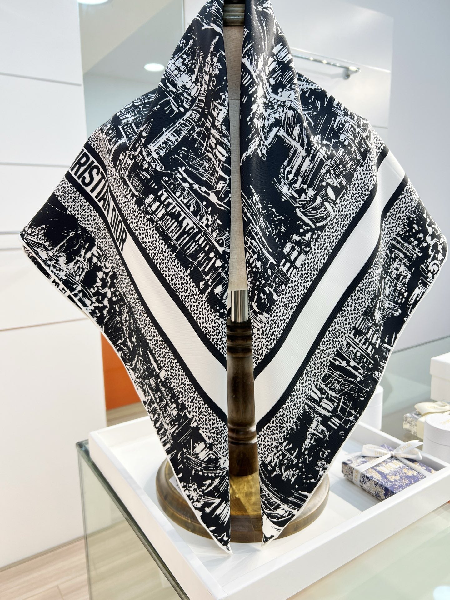 DIOR 26S SCARF 90CM IN SILK 198372