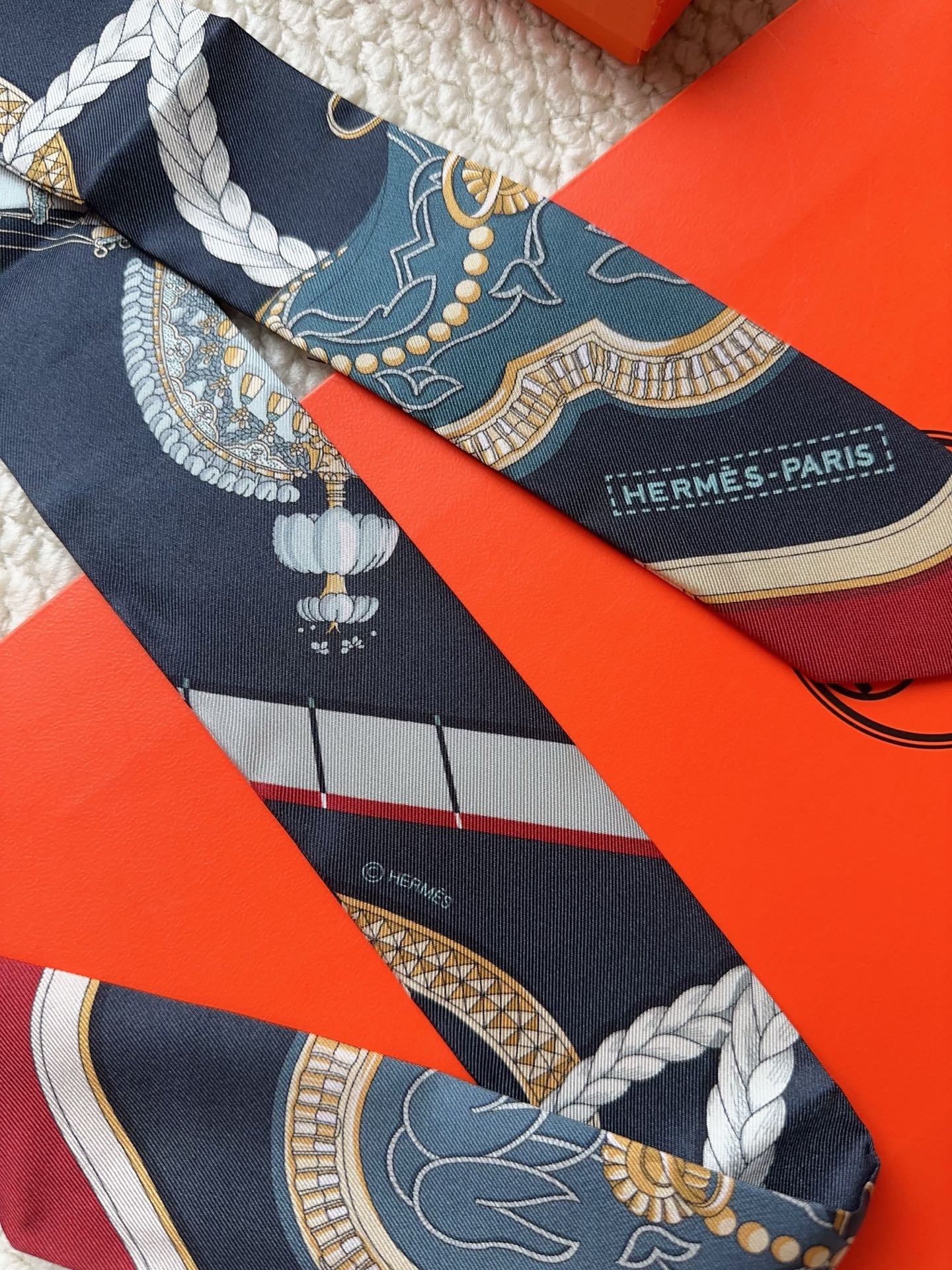HERMES 26S SCARF 86 IN SILK 309619