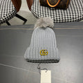 BEANIE HAT IN DOVE GRAY WOOL 403395