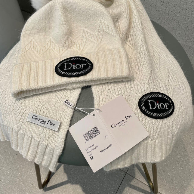 SET KNITTED SCARF AND HAT IN WHITE WOOL AND FOX FUR 434630