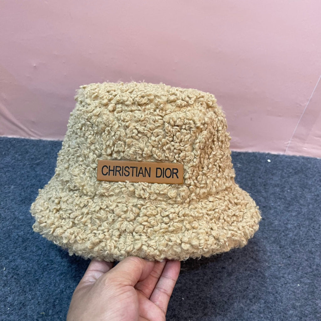 BUCKET HAT IN CAMEL BEIGE FLEECE 436570