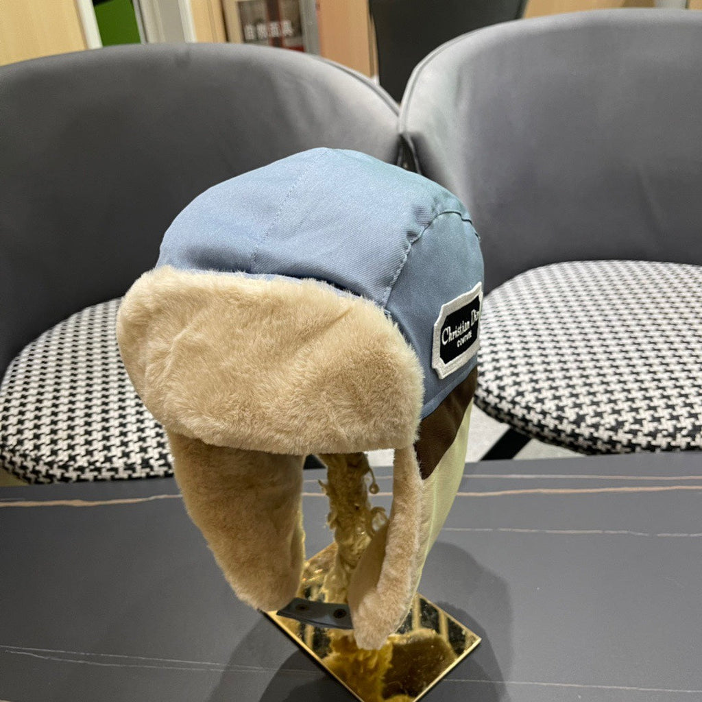 TRAPPER HAT IN LIGHT BLUE SUEDE AND RABBIT FUR 439536