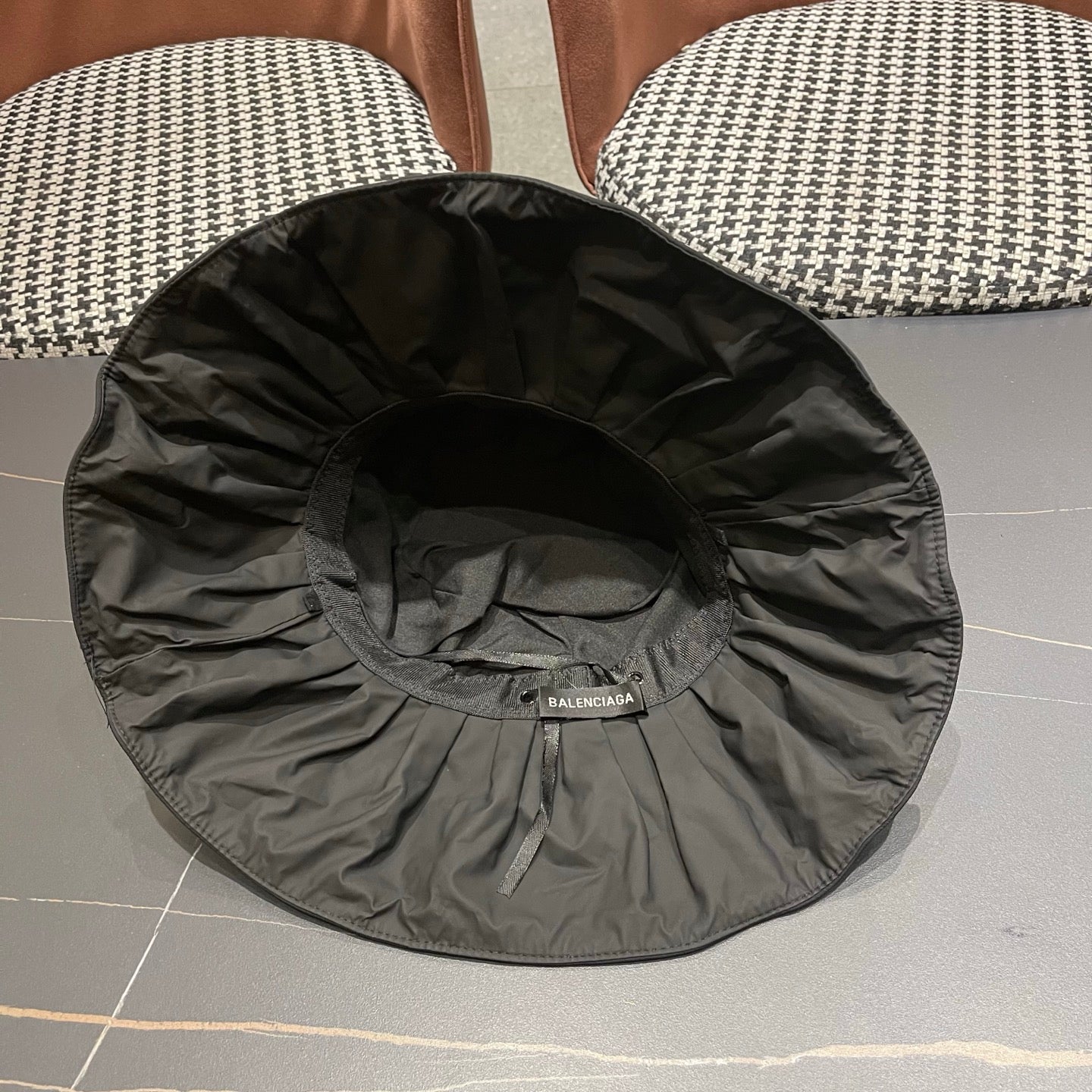 BALENCIAGA 26S WIDE-BRIMMED HAT STYLE 57