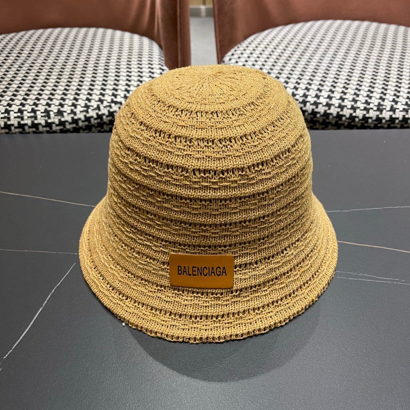 BALENCIAGA 26S BUCKET HAT STYLE 72
