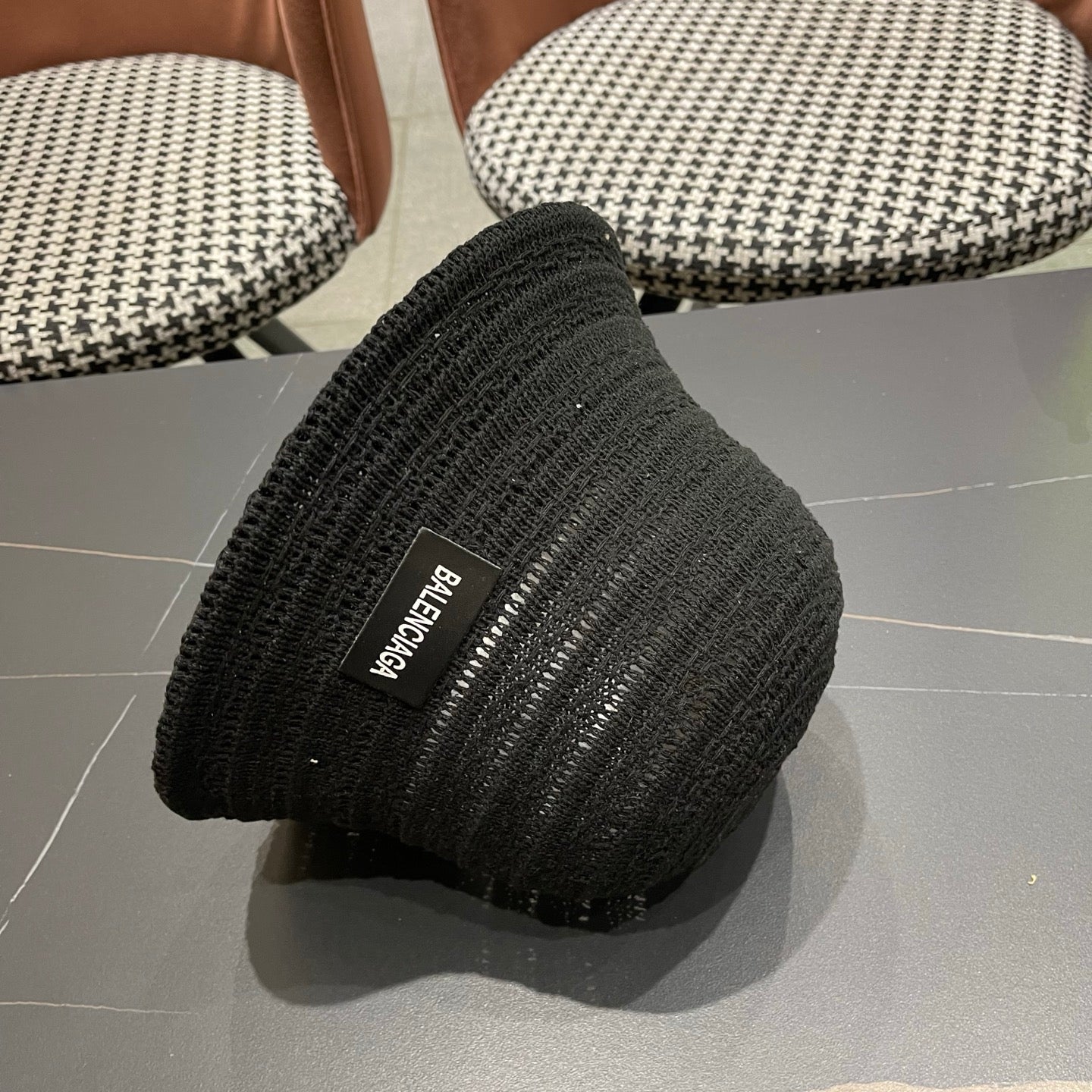 BALENCIAGA 26S BUCKET HAT STYLE 73