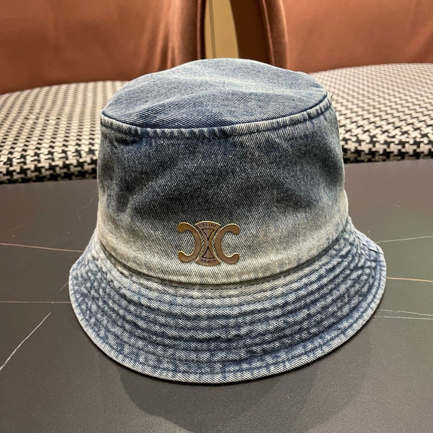 CELINE 26S BUCKET HAT STYLE 184