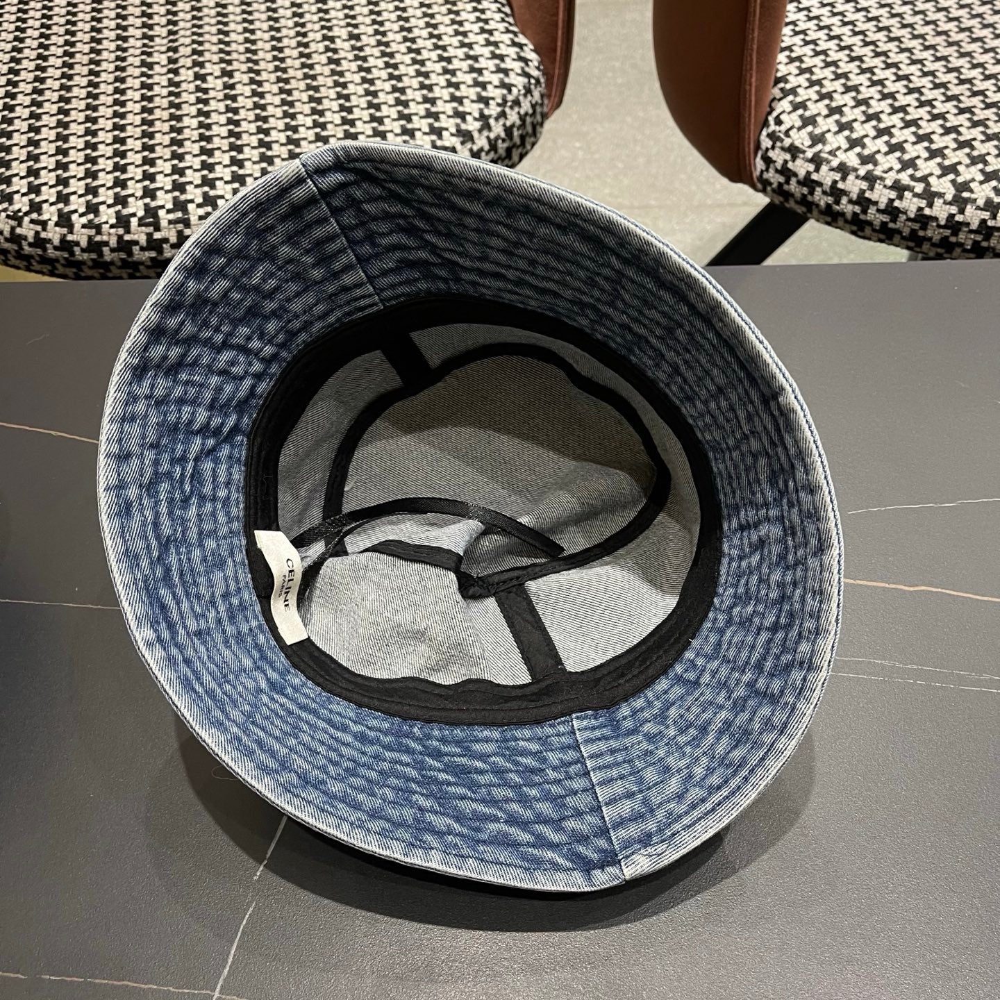 CELINE 26S BUCKET HAT STYLE 184