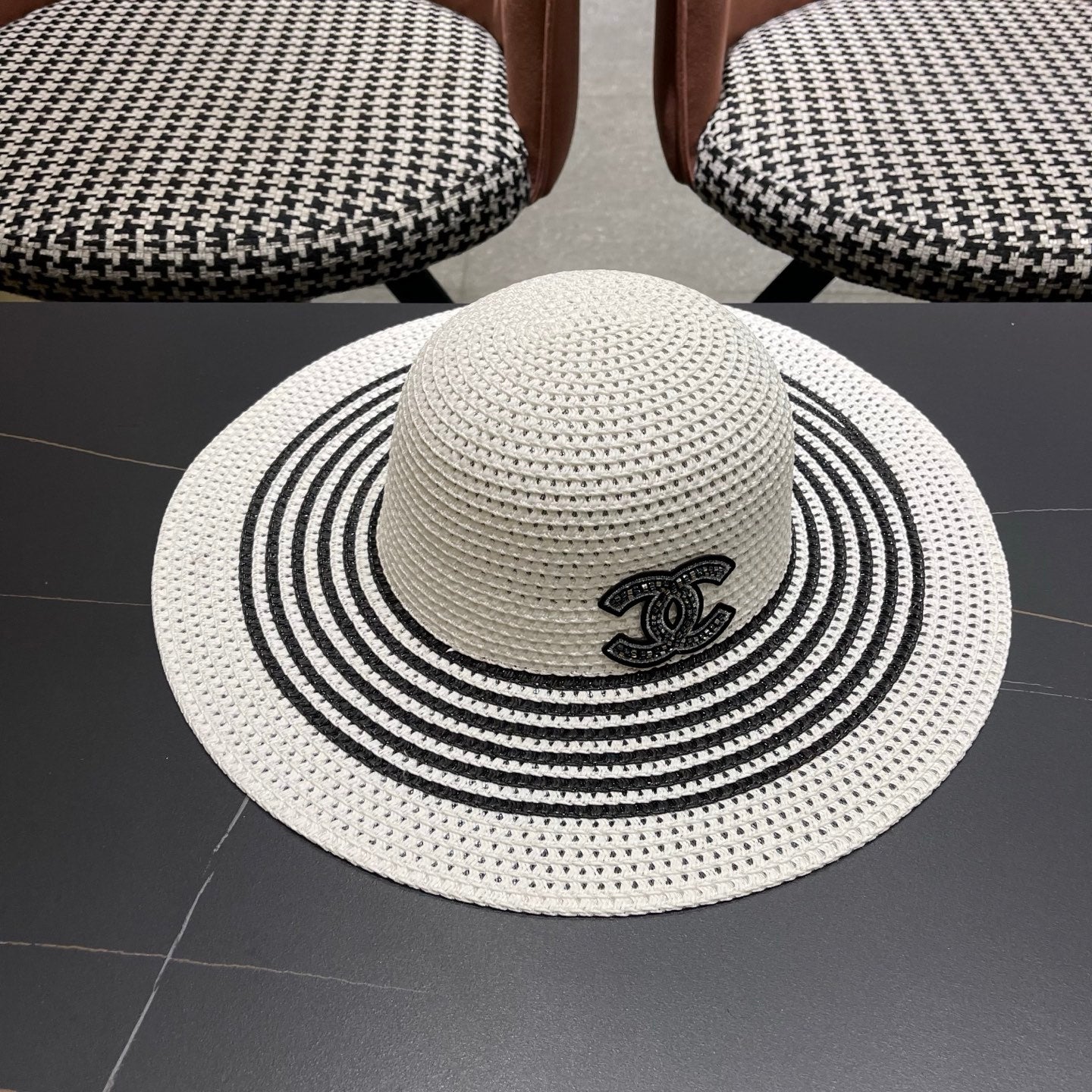 CHANEL 26S WIDE-BRIM STRAW HAT 335717