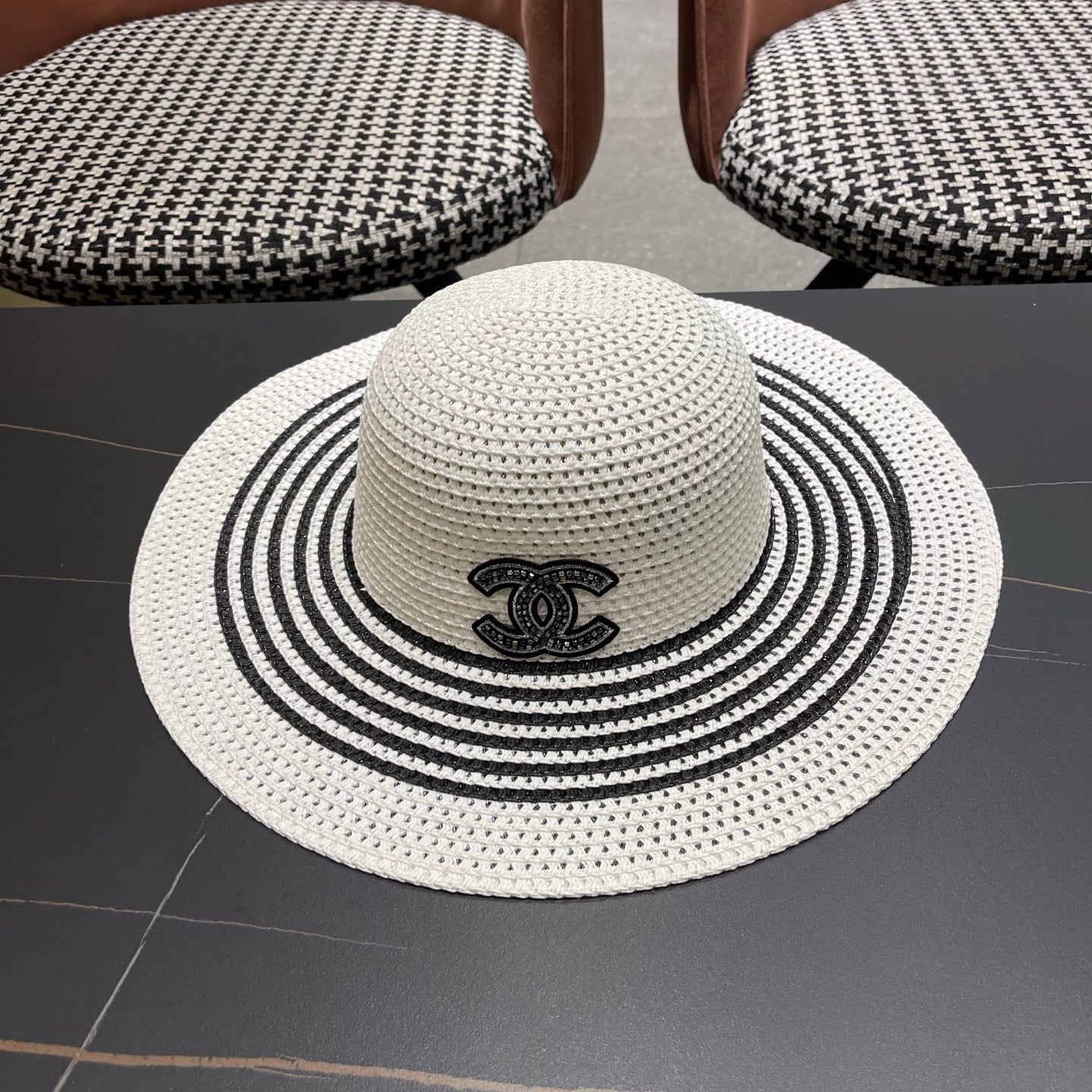 CHANEL 26S WIDE-BRIM STRAW HAT 335717