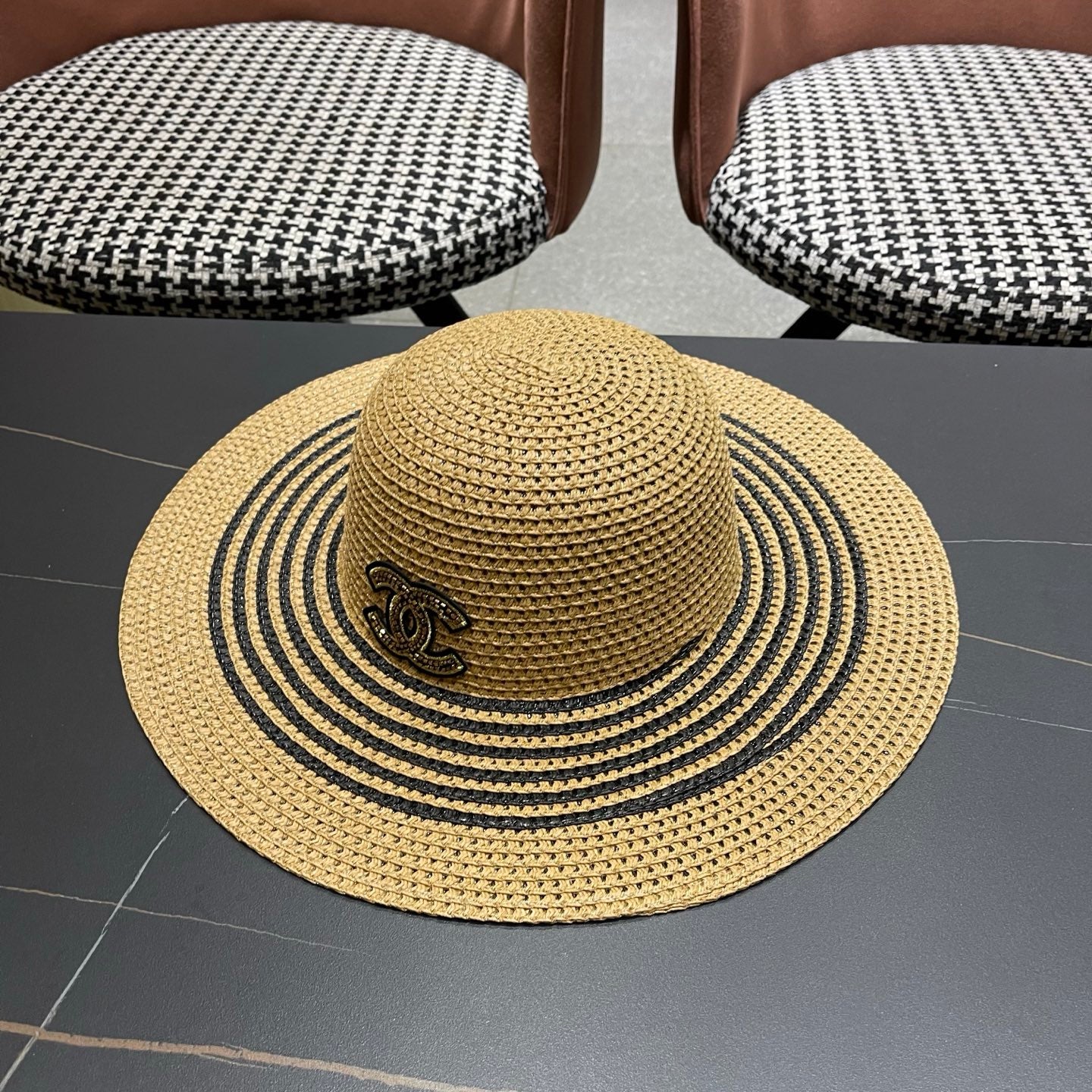 CHANEL 26S WIDE-BRIM STRAW HAT 335716