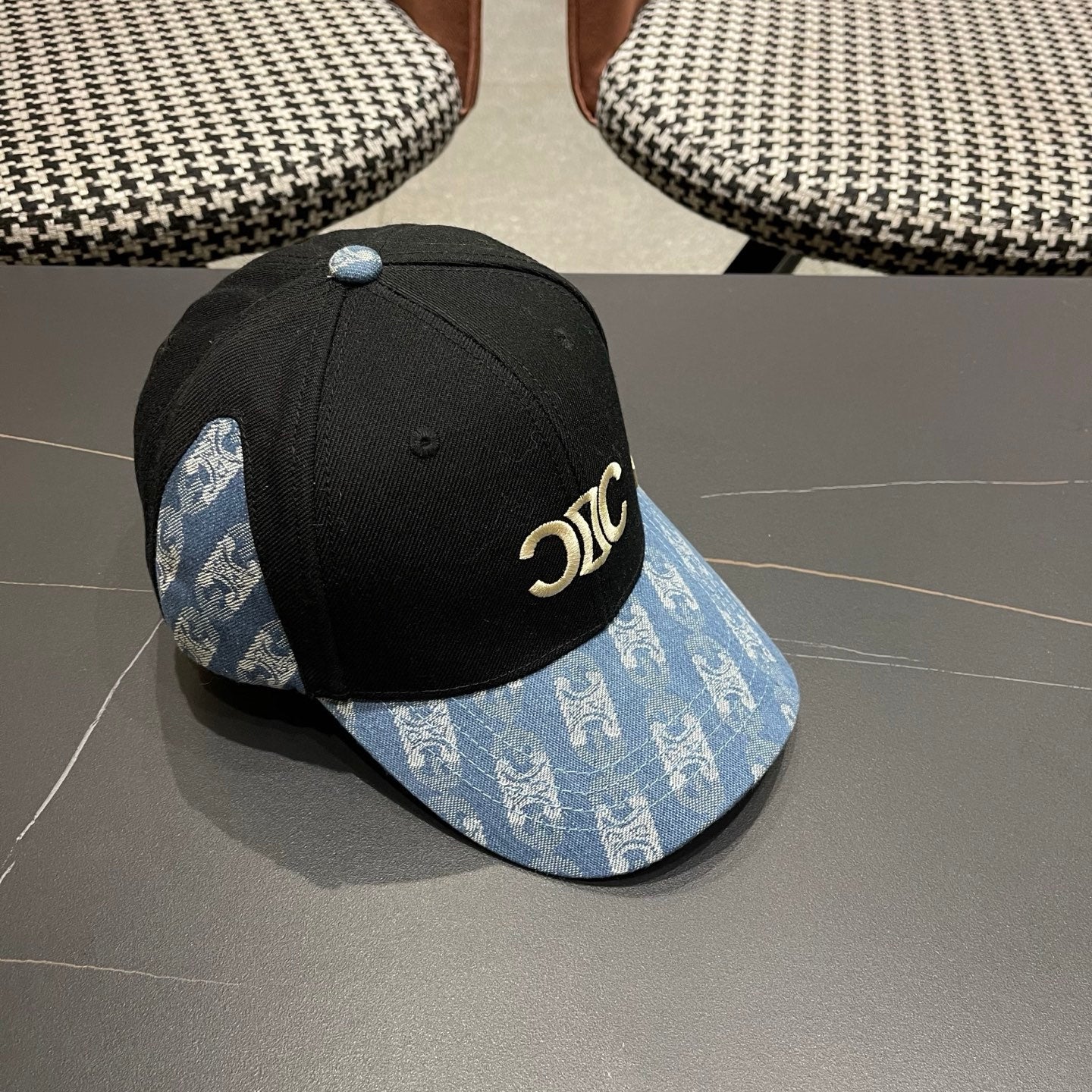 CELINE 26S COLOR-BLOCK BASEBALL CAP STYLE 64