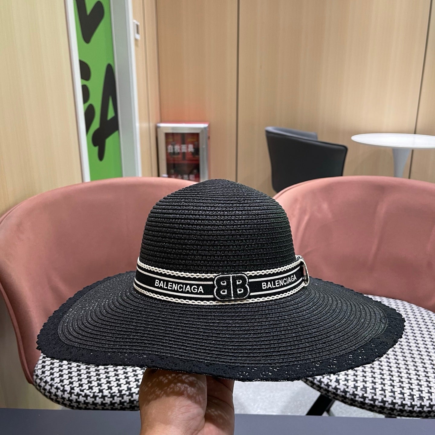 BALENCIAGA 26S WIDE-BRIMMED HAT STYLE 108