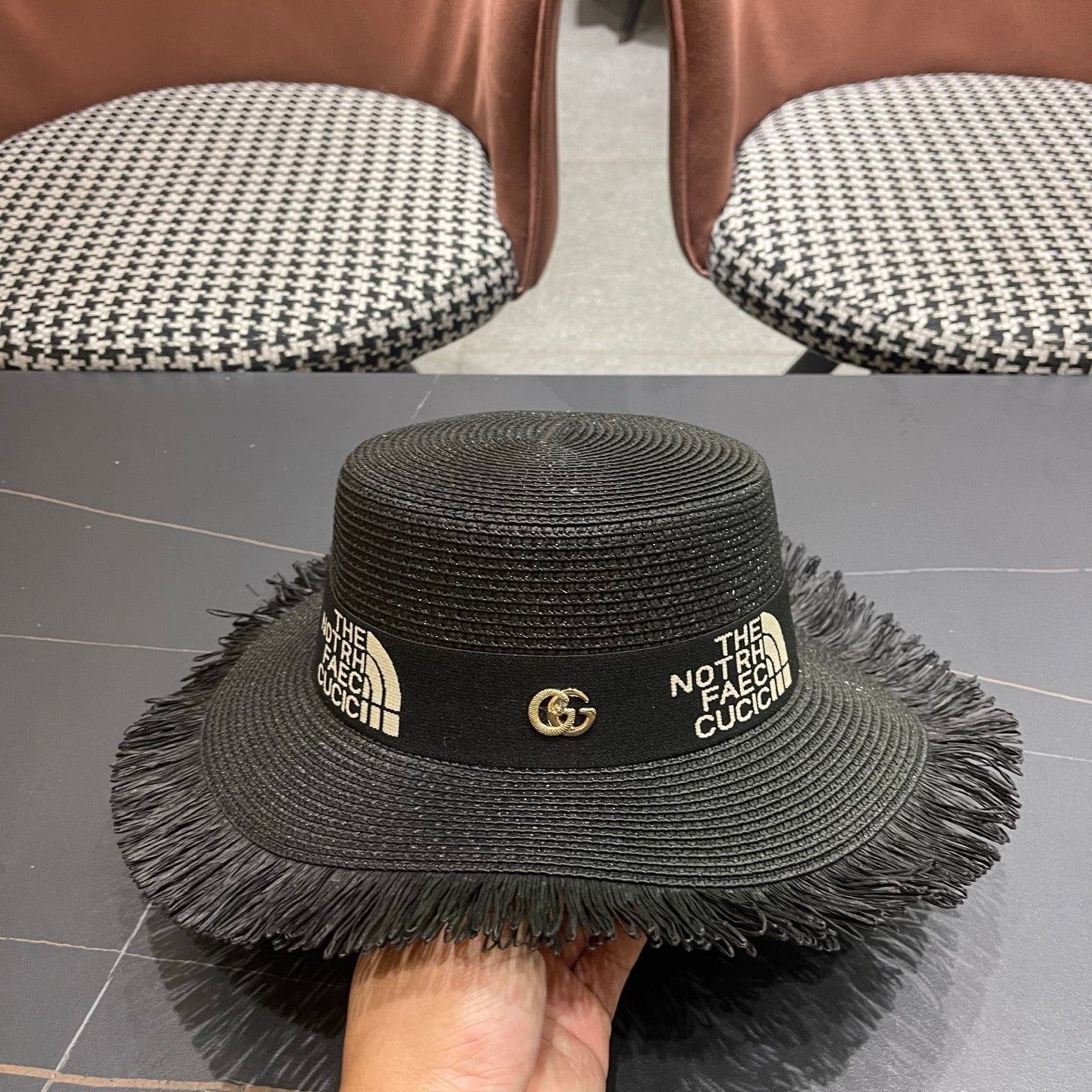 GUCCI 26S WIDE-BRIMMED STRAW HAT STYLE 69