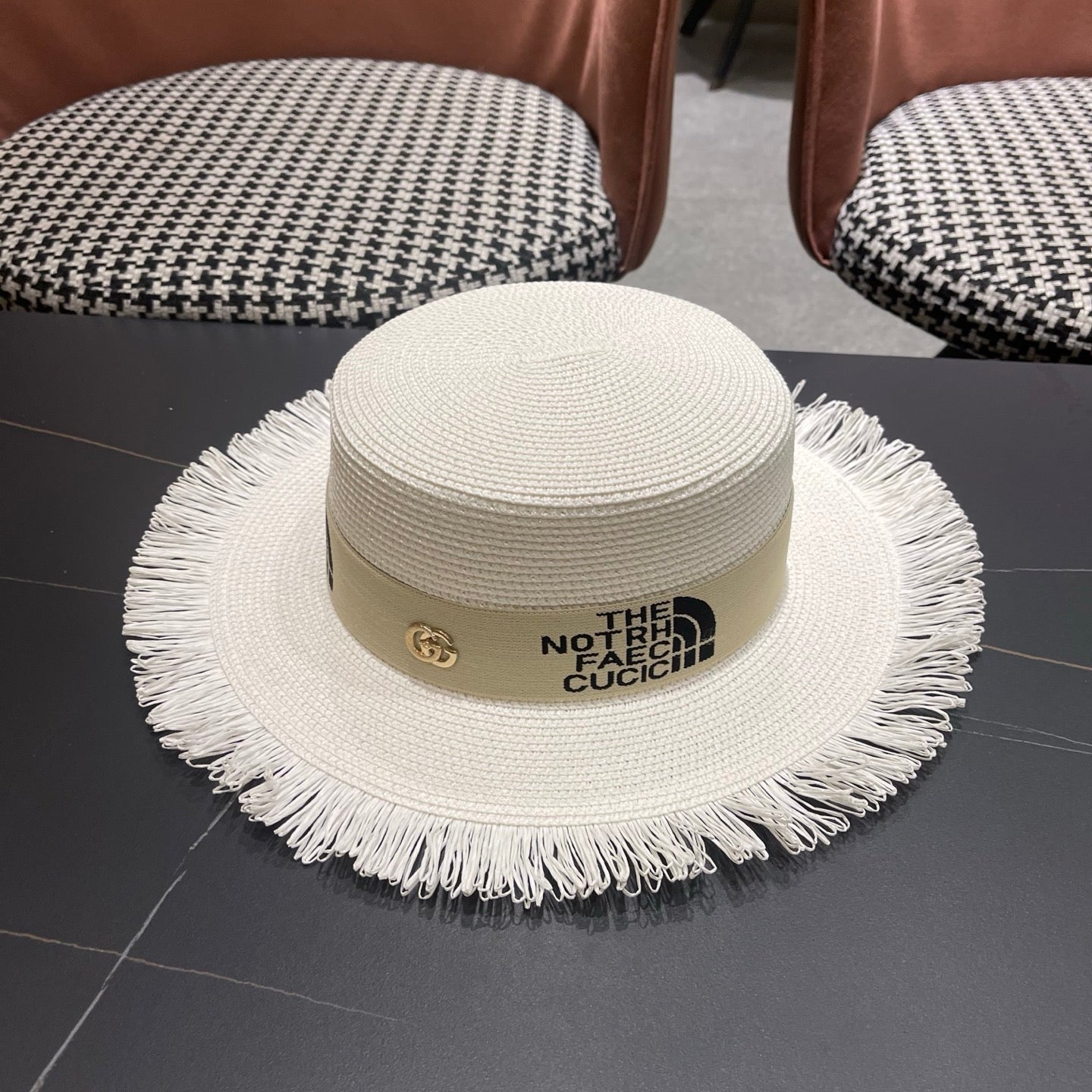 GUCCI 26S WIDE-BRIMMED STRAW HAT STYLE 68