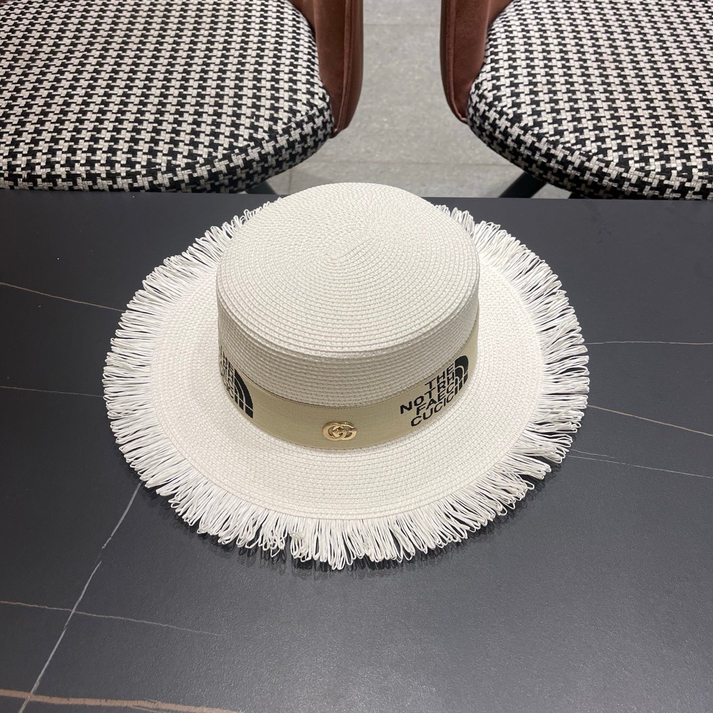 GUCCI 26S WIDE-BRIMMED STRAW HAT STYLE 68