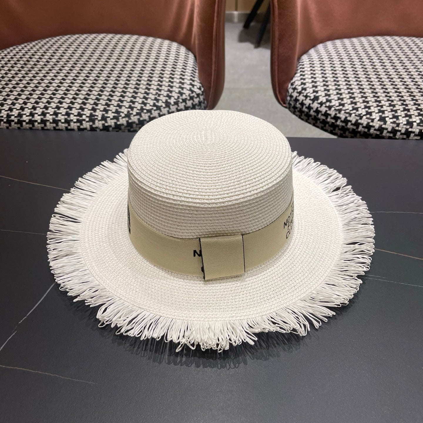 GUCCI 26S WIDE-BRIMMED STRAW HAT STYLE 68