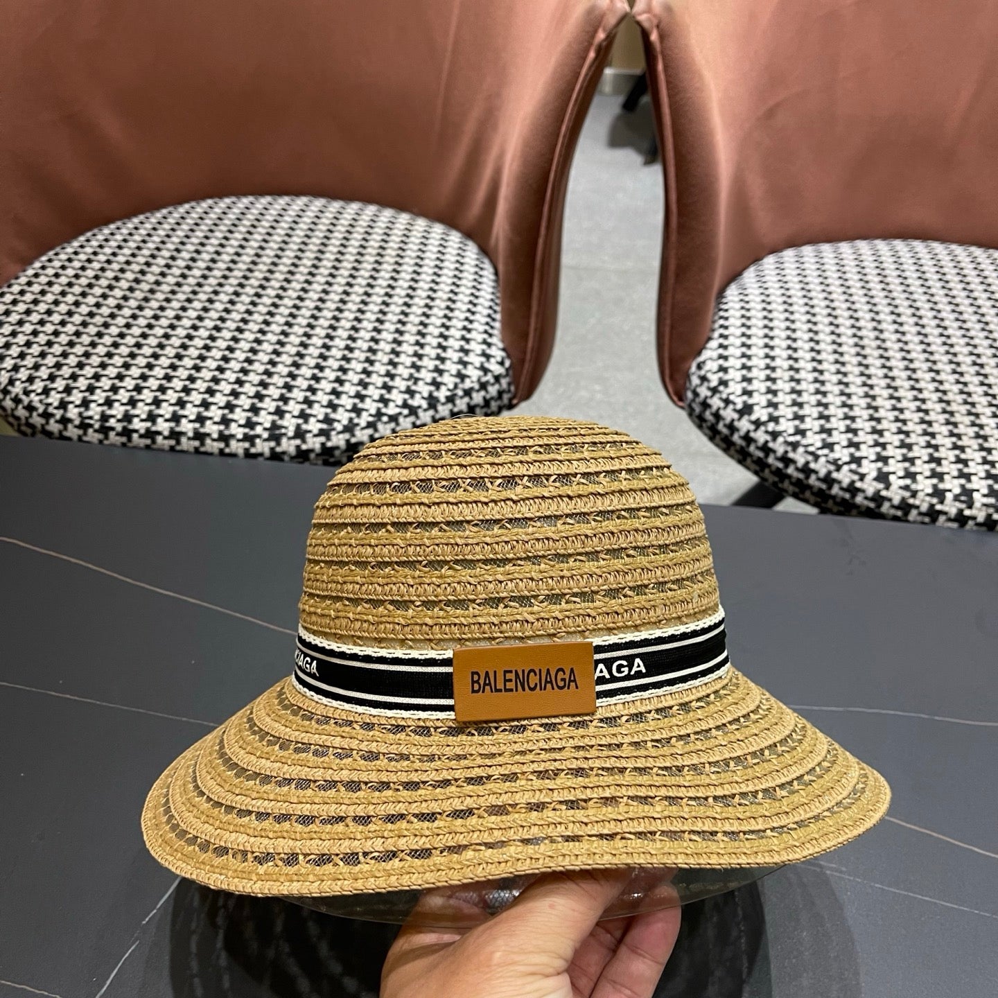 BALENCIAGA 26S WIDE-BRIMMED HAT STYLE 77
