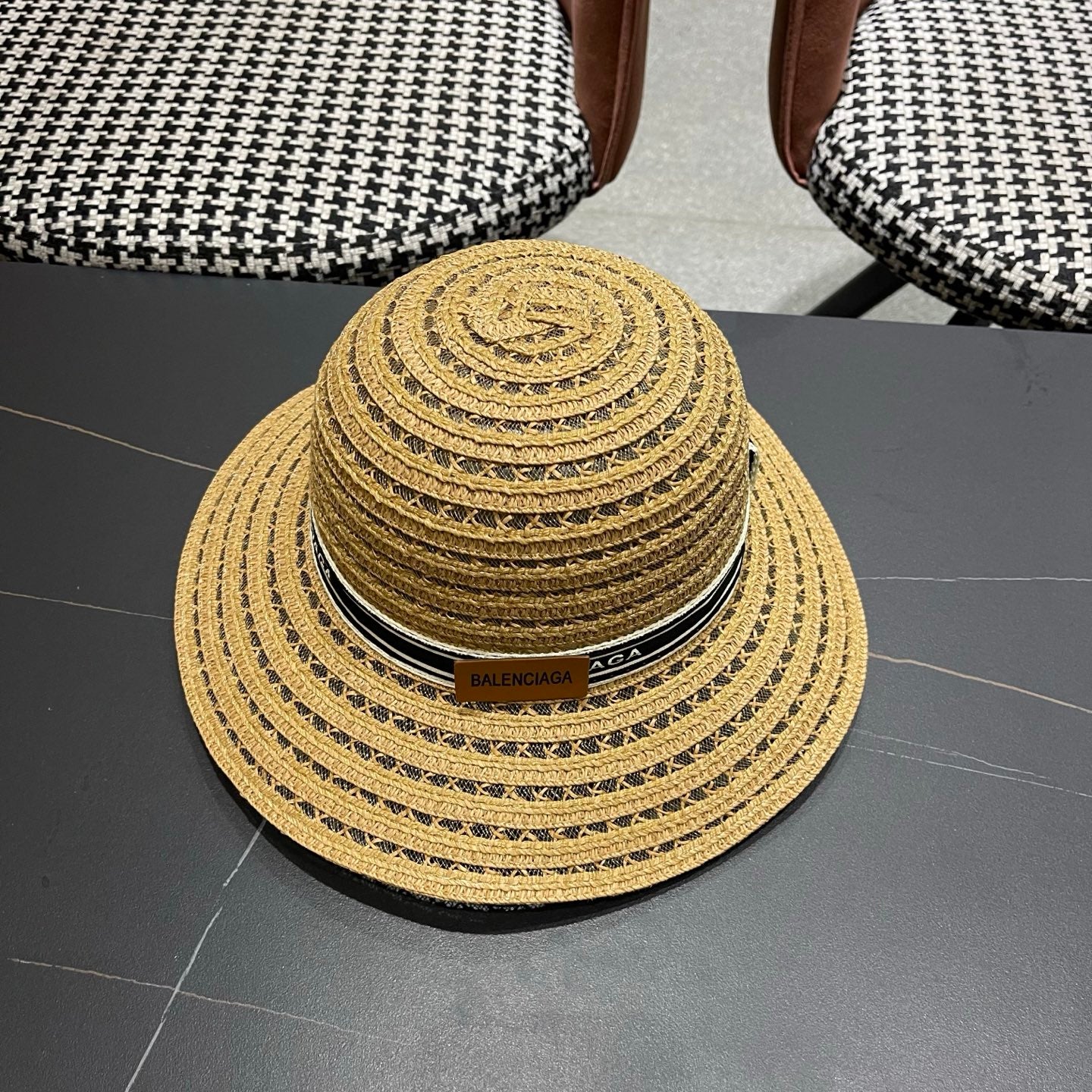BALENCIAGA 26S WIDE-BRIMMED HAT STYLE 77