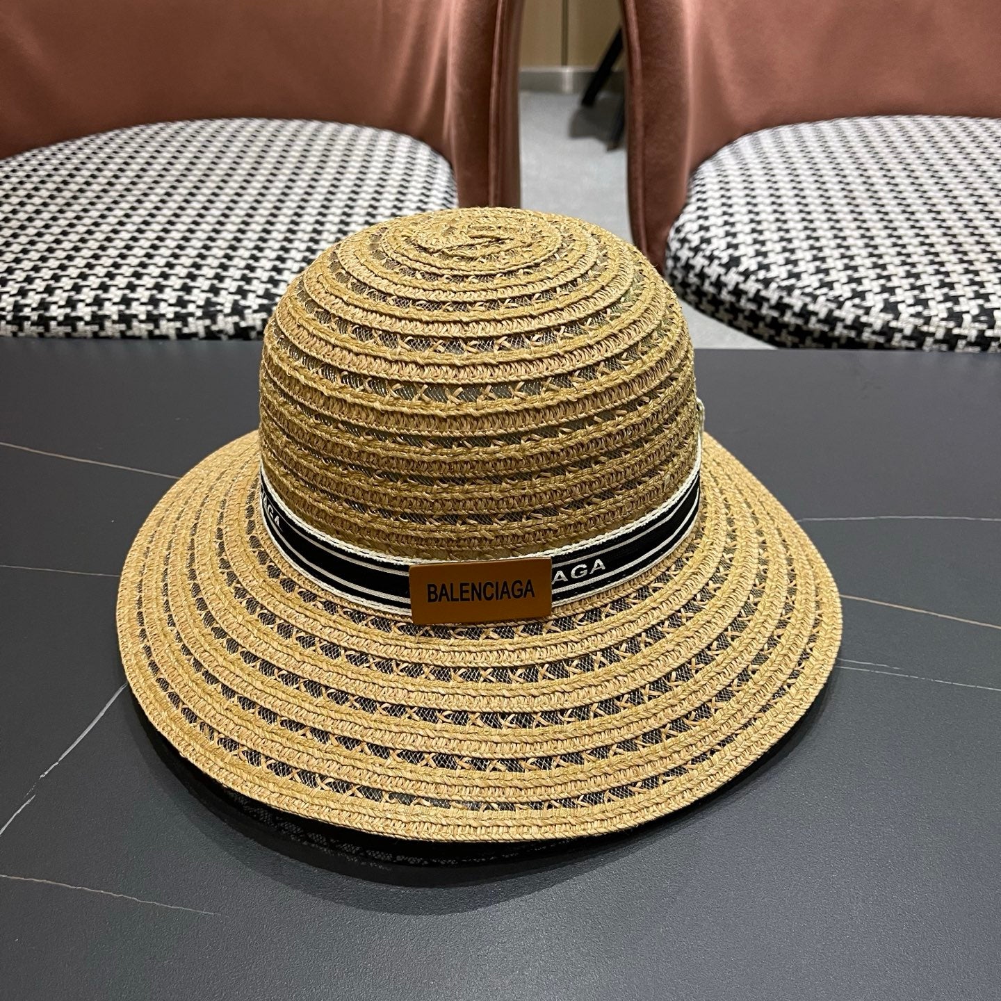 BALENCIAGA 26S WIDE-BRIMMED HAT STYLE 77