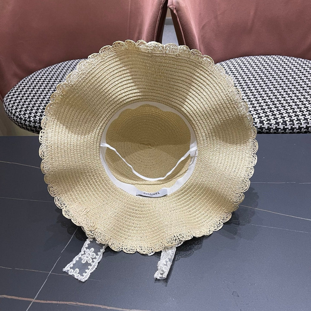 CHANEL 26S LACE-OVERLAY WIDE-BRIM STRAW HAT 335731