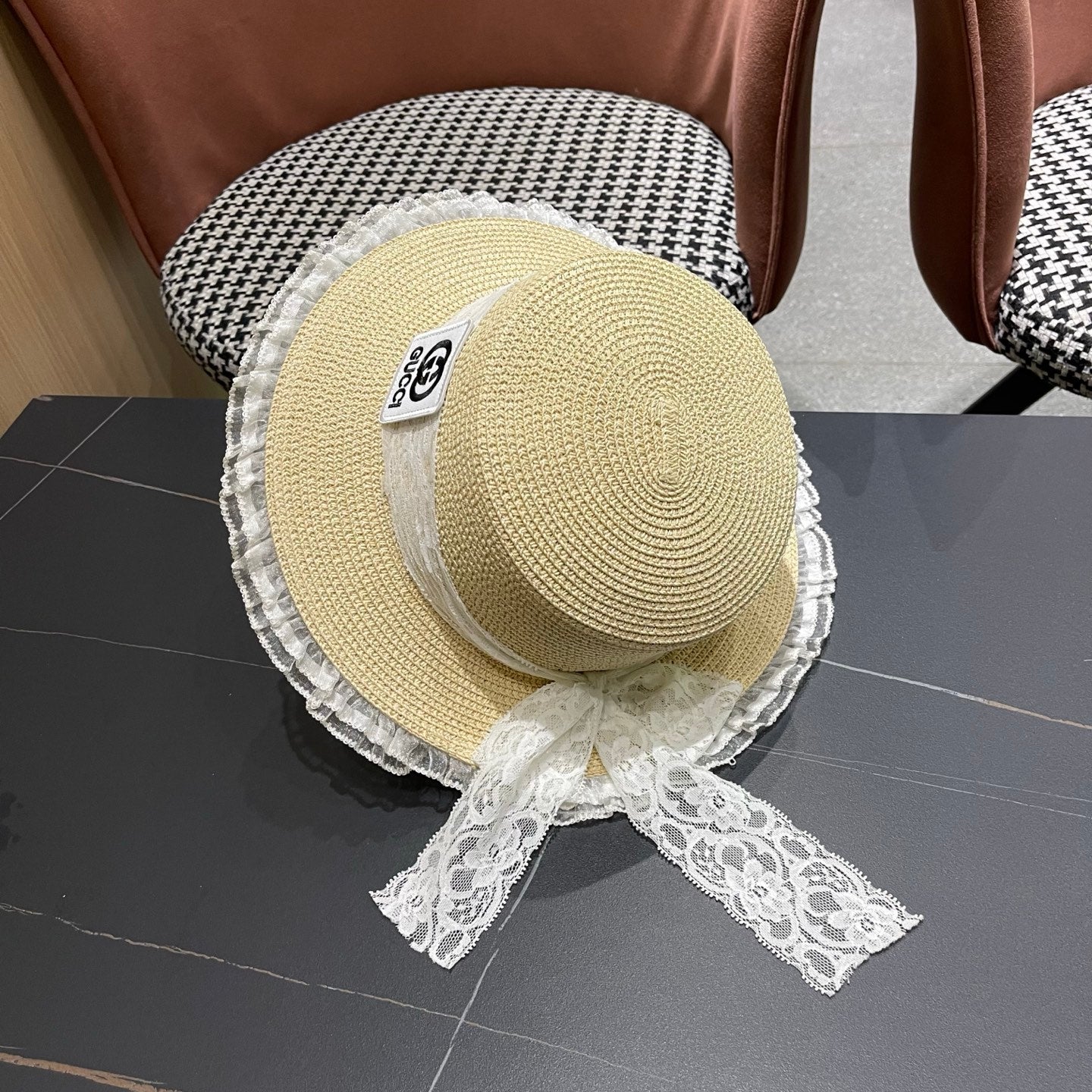 GUCCI 26S WIDE-BRIMMED STRAW HAT 252