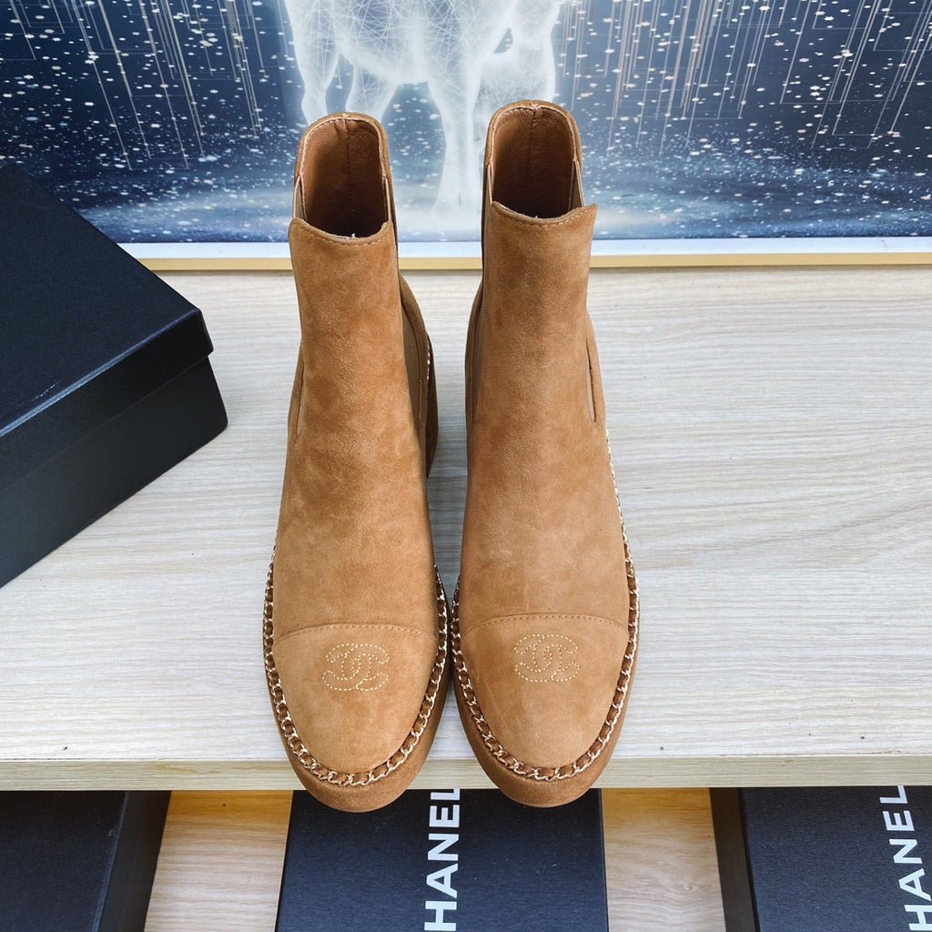 CC HIGH-HEELED BOOTS IN CARAMEL BROWN SUEDE