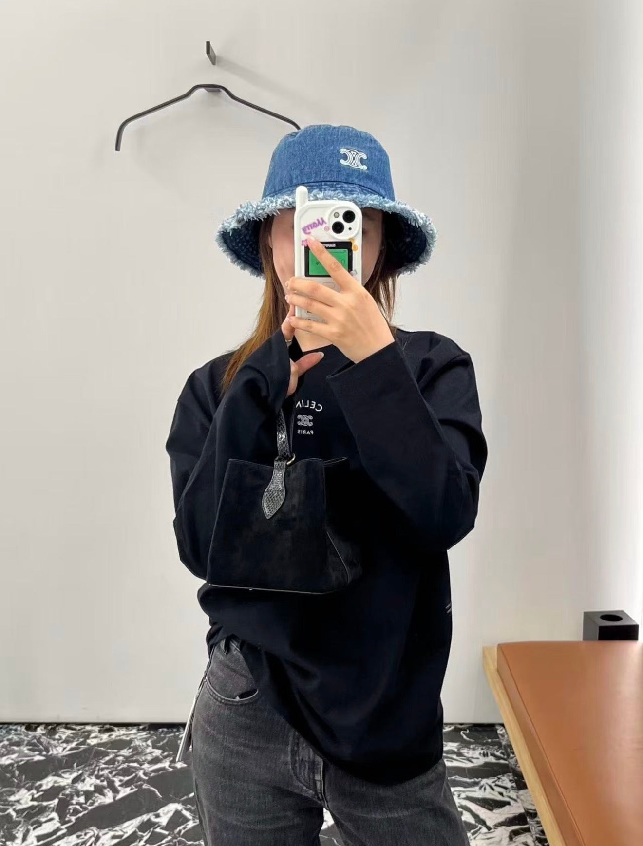 CELINE 26S LONG SLEEVE T-SHIRT 173