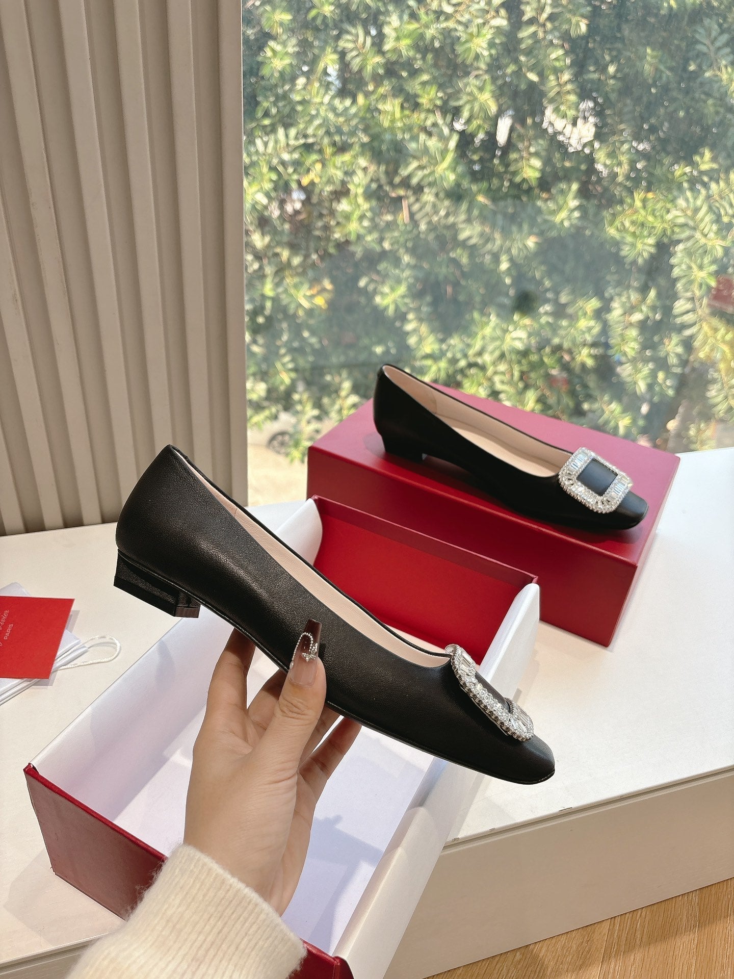 BELLE VIVIER BALLERINAS IN BLACK SMOOTH LAMBSKIN