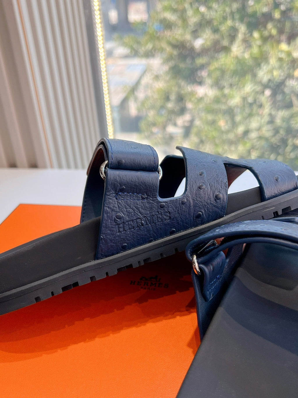 CHYPRE SANDAL IN NAVY BLUE GRAINED CALFSKIN