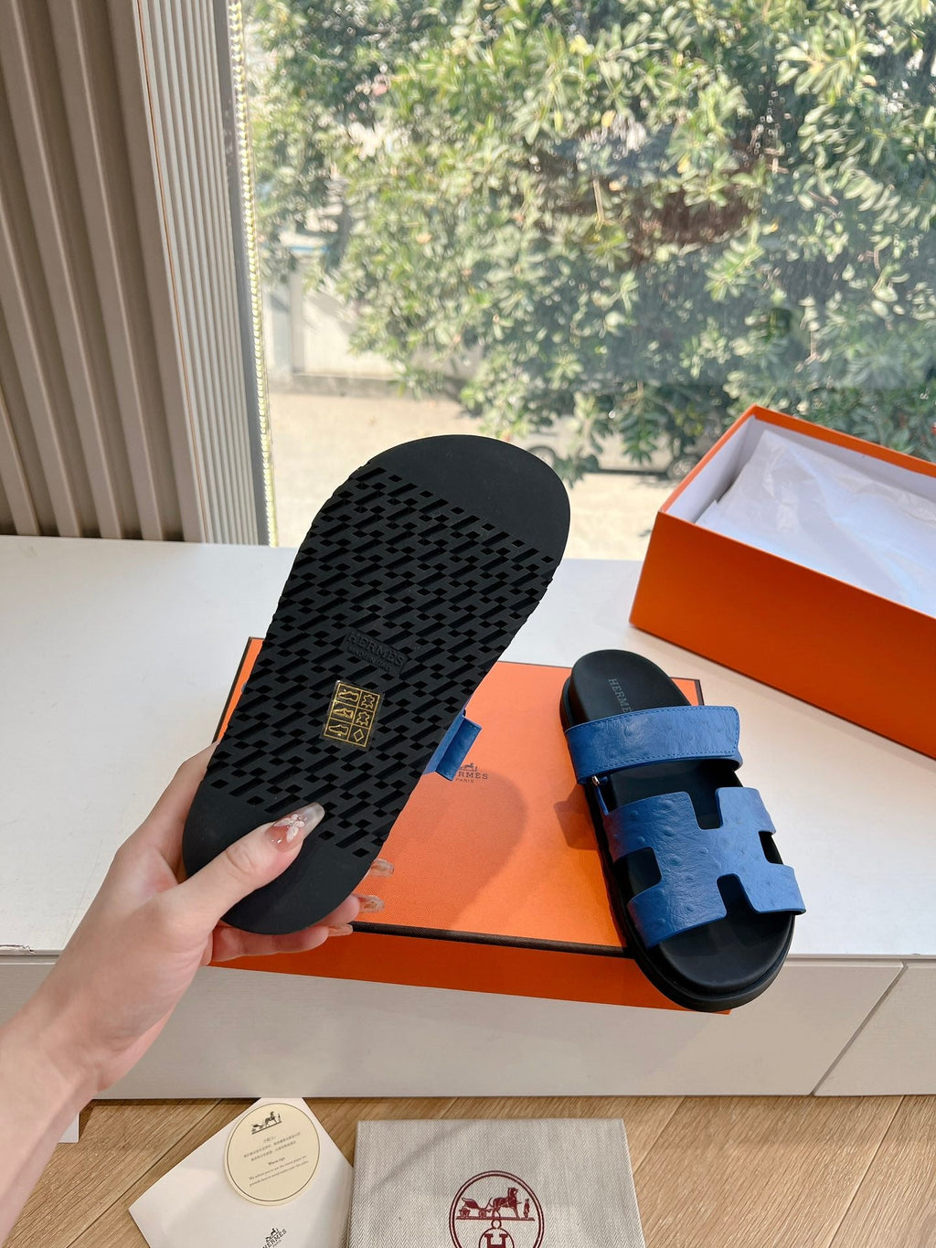 CHYPRE SANDAL IN COBALT BLUE GRAINED CALFSKIN